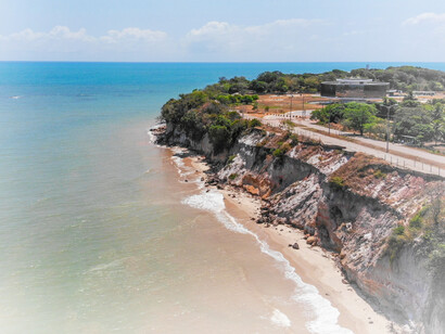With sea levels rising, coastal regions will be underwater permanently. The João Pessoa city in Brasil would flood and disappear