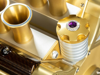 Acercamiento a la cafetera Espresso Veloce, edición Royale