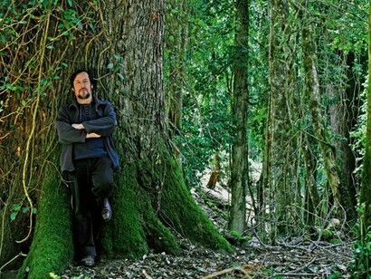 Elicura, nella sua poesia, mescola parola e silenzio perché indispensabili l’un l’altro