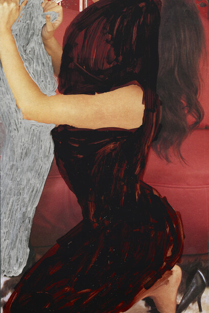 Beverly Semmes, Beekeeper, 2012, Encre sur page de magazine, 26,7 x 15,9 cm (10 1/2 x 6 1/4 in.), Courtesy of Beverly Semmes & Susan Inglett Gallery © Chris Kendall