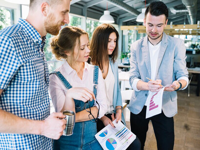 Startup founders and colleagues engage in discussions about work plans, focusing on entrepreneurship, emotional resilience, business challenges, and the importance of teamwork and support