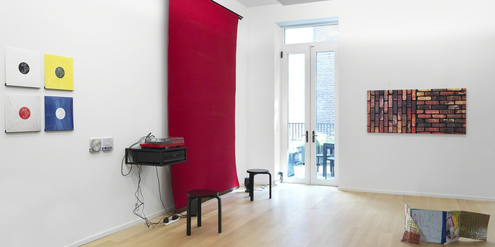 Metropolis, Exhibition view. Courtesy of Simon Lee Gallery