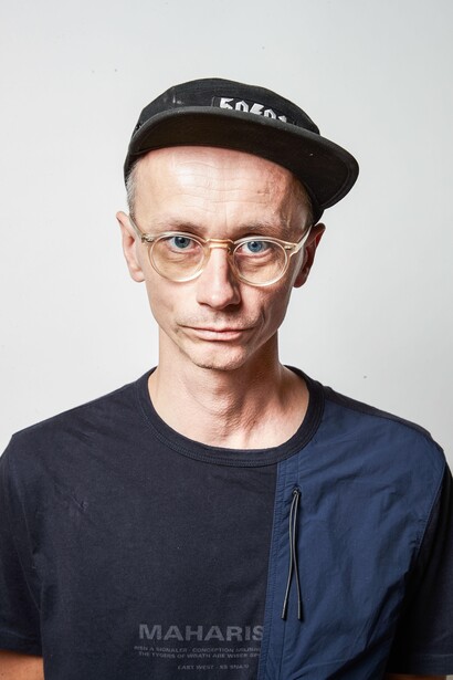 Konrad Smolenski. Portrait by Sogo Eizaburo, 2019. Courtesy of the artist