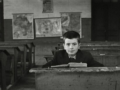 La vida por delante, La infancia en la calle, 1941-1951, Fotografías de Valentín Vega. Courtesy of MNA