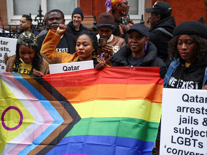Protesta fuera de la embajada de Catar en Londres, RU