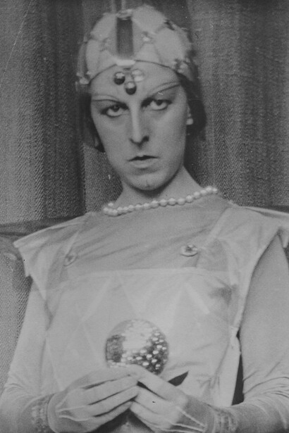 Claude Cahun. Autoportrait, 1929. Gelatin-silver print, 42 x 34 cm. Pinault Collection