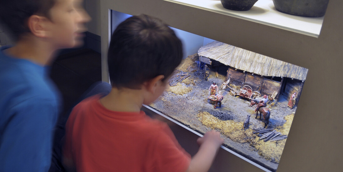 A glance around the exhibition “Stone Age, Celts, Romans”
© Bernisches Historisches Museum, Bern. Photograph Christine Moor