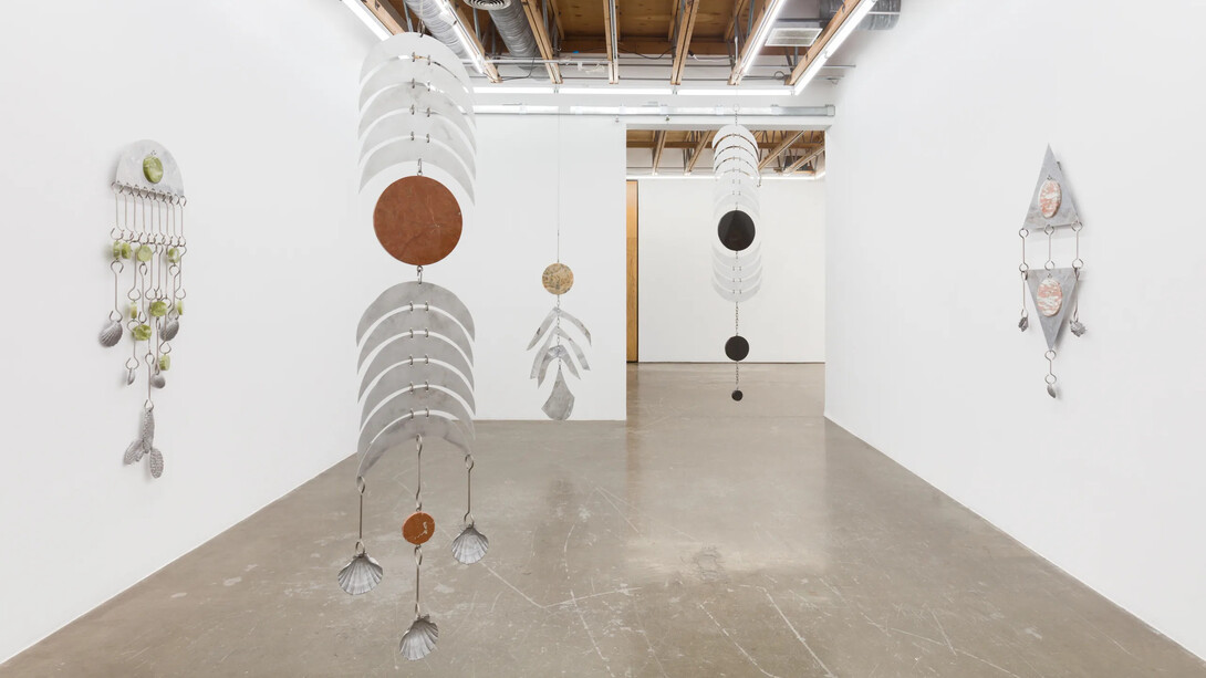 Fay Ray, Metallic sea, exhibition view. Courtesy of Ochi Projects 