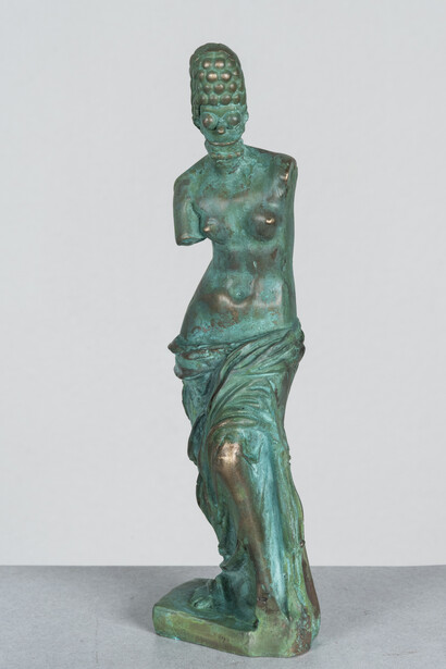 Joshua Goode, Venus de Margo, 2023, bronze. Courtesy of Ivy Brown Gallery