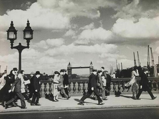 Henry Turner, A windy evening on London Bridge, 1937 (photograph), courtesy Museum of London