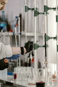 A UMIPI-BR.UY será responsável pela coordenação de estudos, programas e projetos conjuntos. Eles estudarão o bioma Pampa, bioinsumos, inteligência artificial, digitalização, sustentabilidade e gestão institucional. O acordo estabelece colaborações entre a Embrapa e o INIA, com sede no Rio Grande do Sul e em duas estações experimentais no Uruguai. O acordo Embrapa-INIA criou comitês conjuntos, planos de trabalho anuais, equipes técnicas e mecanismos de gestão. Eles facilitarão as atividades da UMIPI, consolidando uma estrutura permanente de cooperação científica entre os dois países. Eles ampliarão o intercâmbio técnico, fortalecerão políticas de agricultura sustentável e promoverão soluções tecnológicas voltadas para a competitividade e o desenvolvimento regional