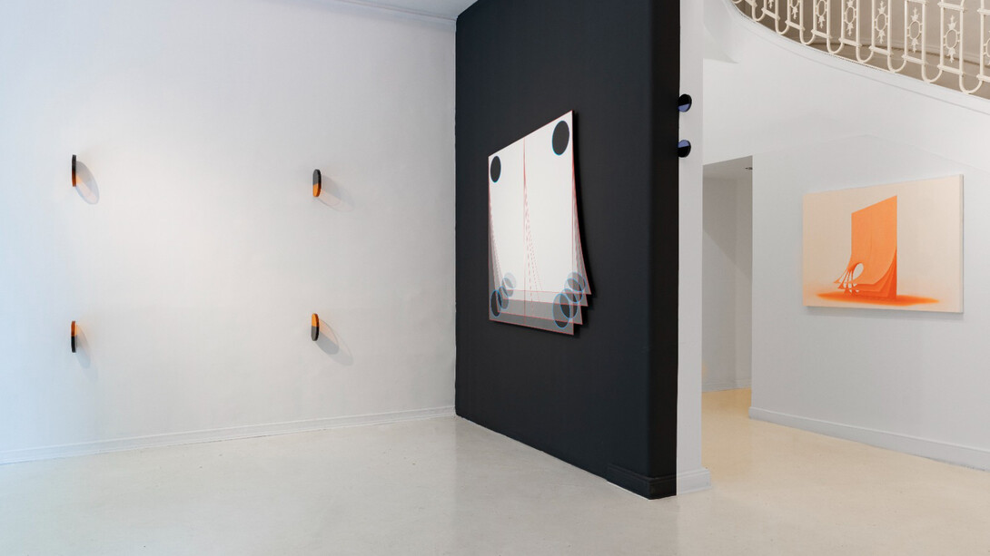 Andrés Arzuaga, Y esta imagen, reflejo de qué, vista de exhibición. Cortesía de la Galería Miranda Bosch