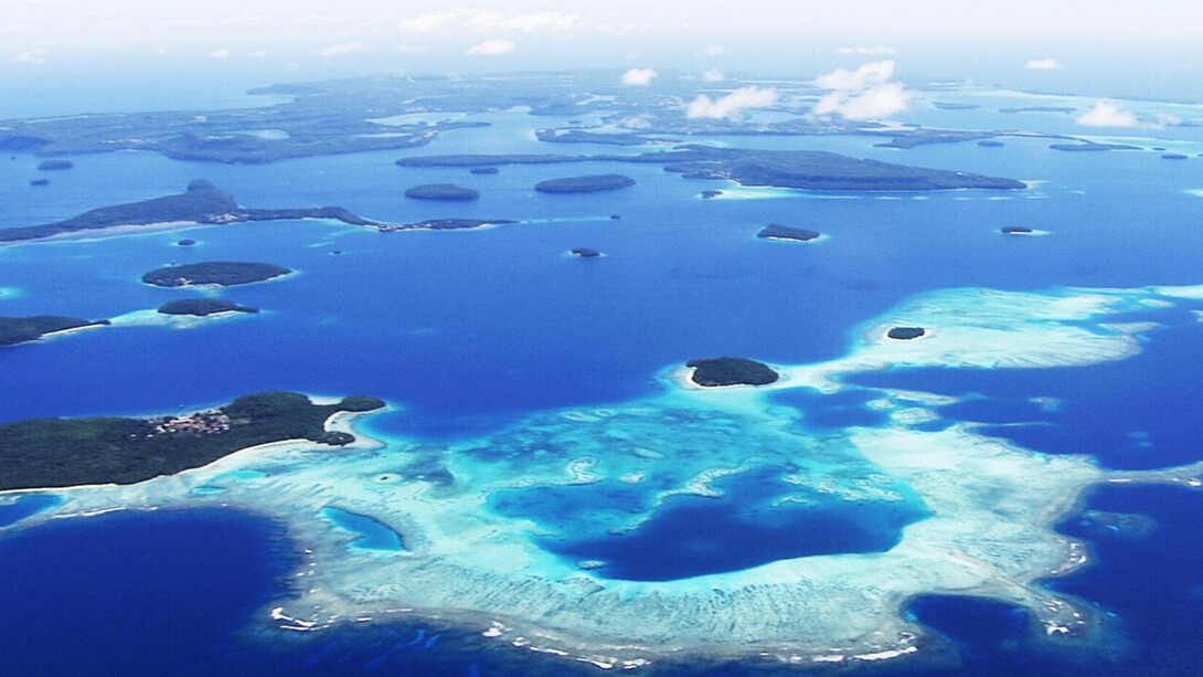 Le isole Tonga formano un arcipelago del Pacifico meridionale, caratterizzato da isole vulcaniche e coralline, lagune e una cultura profondamente legata al mare