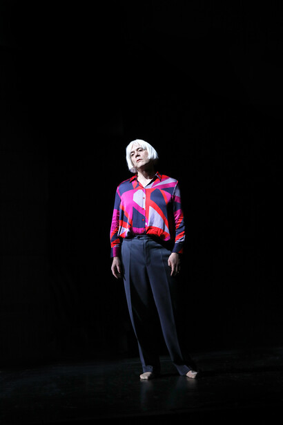 Anne-Marie die Schönheit (Anne-Marie the beauty). Courtesy of Residenztheater