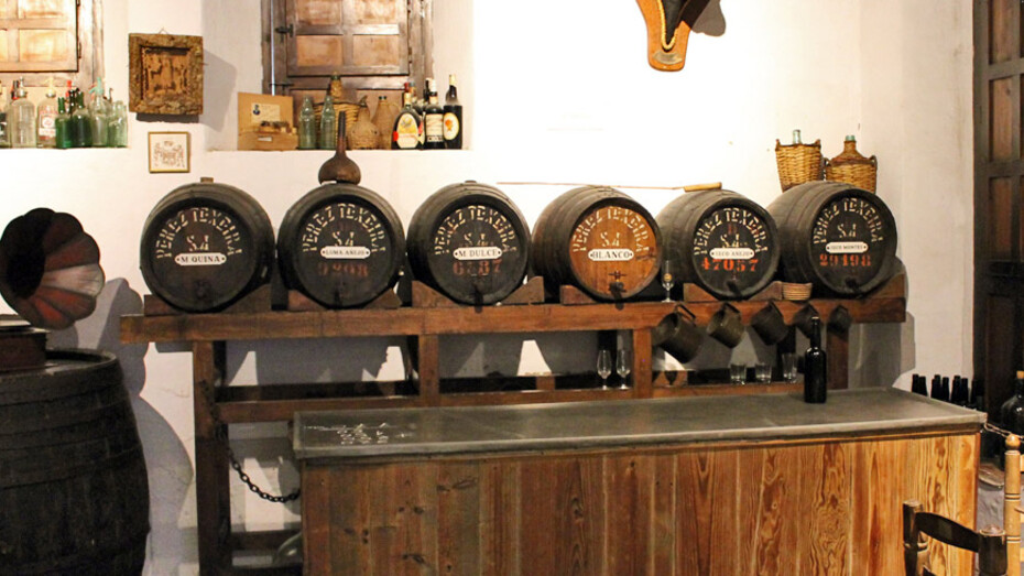 Lagar, bodega y taberna, Exhibition view. Courtesy of Museo Unicaja de Artes y Costumbres Populares