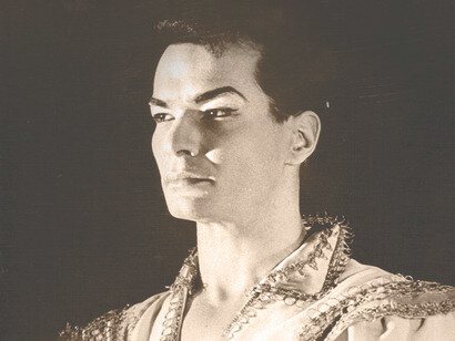 Vicente Nebrada, uno de los primeros bailarines venezolanos que hizo carrera internacional, con la compañía de Roland Petit en Francia, el Joffrey Ballet y el Harkness Ballet en Estados Unidos, y el Ballet Nacional de Cuba