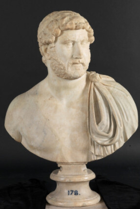 El emperador Adriano, Hacia 134. Mármol blanco, 84 x 67 cm.