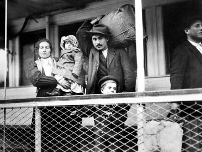A family of immigrants, ready to start a new life