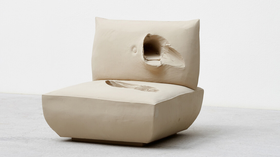 Erwin Wurm,
Stand (Fauteuil Beige), 2015
Polyester, wood, acrylic paint. 15 kgs
72 x 70 x 85 cm (28,35 x 27,56 x 33,46 in) 
Courtesy Galerie Thaddaeus Ropac, Paris/Salzburg
photo: Eva Würdinger

