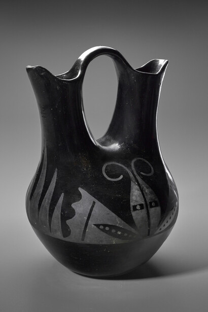 Maria Martinez and Julian Martinez, Double spouted wedding vessel with butterflies, 1930–1940. Courtesy of San Antonio Museum of Art