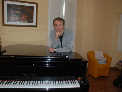 Dante Roberto nel suo studio