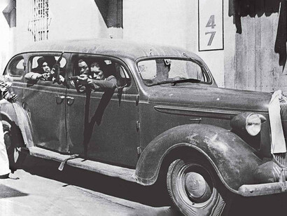 Civiles armados apoyando a las tropas alzadas durante el golpe de Estado, Venezuela, 1945