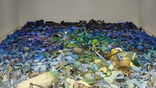 Tony Capellán, Mar invadido (detail), 2015, Installation view Pérez Art Museum Miami, Found objects from the Caribbean Sea. 360 x 228 inches, Photo: Oriol Tarridas