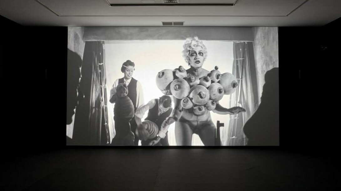 Julian Rosefeldt, Exhibition view. Courtesy of Galeria Helga de Alvear 
