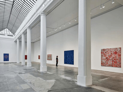 Luchita Hurtado, Yo soy, vista de exhibición. Cortesía del Hauser & Wirth Gallery 