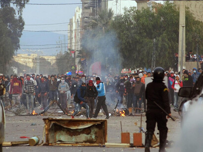 Emeutes à Tunis