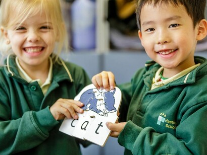 Niños aprendiendo inglés