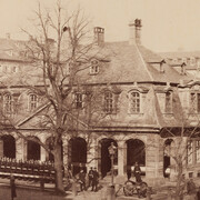 Carl Friedrich Mylius, Frankfurt am Main: Hauptwache with assembled guard detail, 1865. Courtesy of Museum Städel