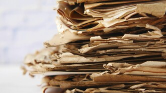 Documenti. La diplomatica moderna studia il documento per determinare la realtà politica, sociale ed economica di un dato periodo storico, nonché la sua genuinità