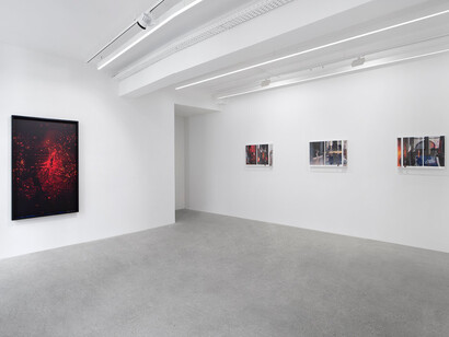 Nicolas Lebeau, Would you wear my eyes? Vue de l'exposition. Avec l'aimable autorisation de la Galerie Kamel Mennour