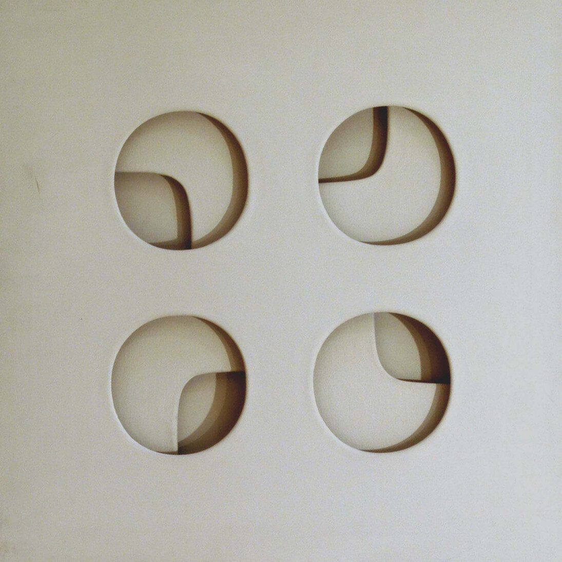 Paolo Scheggi, Intersuperficie curva bianca, 1965
