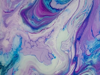 Tre voci estese a partire da tre registri diversi, innestano in questo intreccio di arte, vita, sapere ed esperienza un flusso sonoro sperimentale