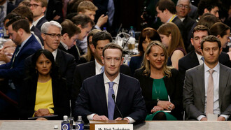 Mark Zuckerberg en su comparecencia en el Senado el año pasado