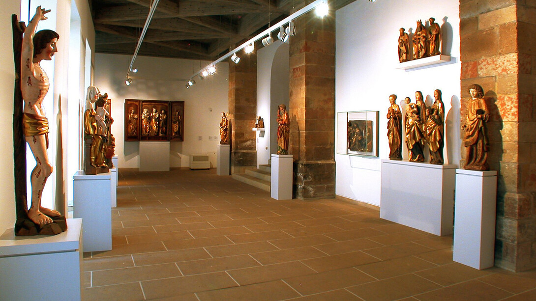Various artists, Gothic sculpture in Saxony, exhibition view. Courtesy of Albertinum Museum