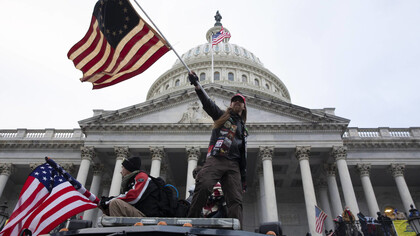 Partidarios trumpistas de ultraderecha asaltan en Capitolio