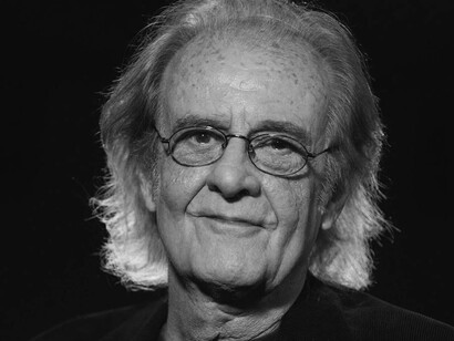 Luis Eduardo Aute, músico, cineasta, escultor, pintor y poeta español