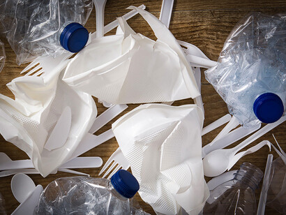 La France écologique. Elle a pris des dispositions pour traiter la problématique des plastiques à usage unique en décrétant une loi