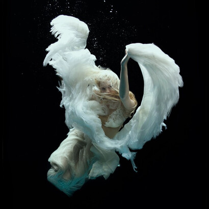 Zena Holloway; serie fotográfica «Ángeles»