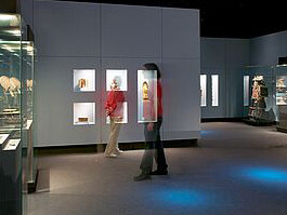 Cultures in Asia and Oceania. Courtesy of Bernisches Historisches Museum