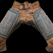 Wer hat die hosen an? Ausstellungsstück. Mit freundlicher genehmigung des Weltmuseum Wien