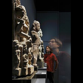 Cultures in Asia and Oceania. Courtesy of Bernisches Historisches Museum