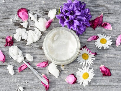 El coco es un producto con múltiples aplicaciones en salud y belleza