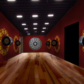 Betsabeé Romero, Al reverso de la pista [On the other side of the track], exhibition view. Courtesy of Blanton Museum