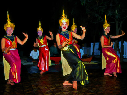 Luang Prabang, Laos – Danze tradizionali
(Editing artistico). Ph Sergio Pessolano