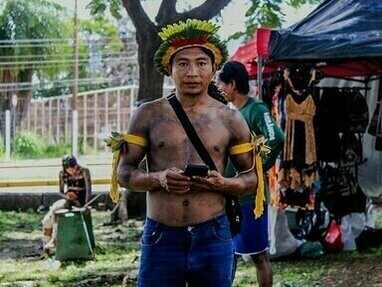 Realizado de 28 a 30 de maio na Universidade Federal de Mato Grosso, em Cuiabá, Brasil, o III Acampamento Mato Grosso Terra Livre reuniu 43 etnias — cerca de 600 indígenas — em defesa dos territórios e do bioma Cerrado, com debates também focados na COP30 e nas mudanças climáticas