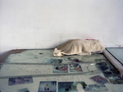 Shen Wei, Grandma’s Table, Shanghai, 2008, Chromogenic color print, 24 x 30 in, Edition of 3, Copyright Shen Wei